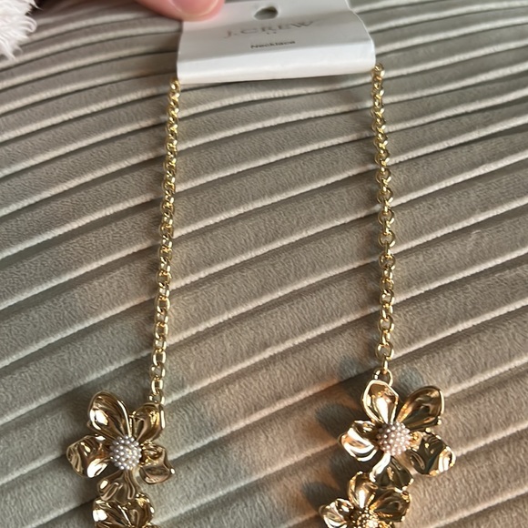 NWT J Crew Gold Floral Statement Necklace - Picture 5 of 9